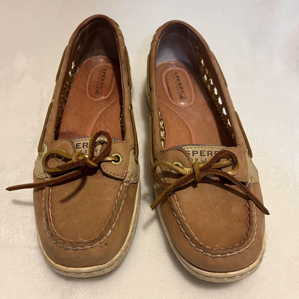 Sperry Brown Leather Flats with Moccasin Stitching
